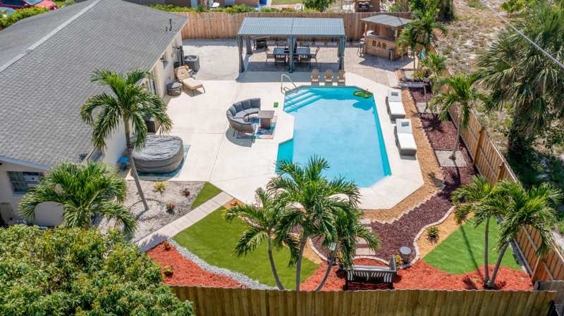 4 bedroom Single Family Residence at 1416 W Hardee Street, Lantana Heights 7, Lantana — photo 1
