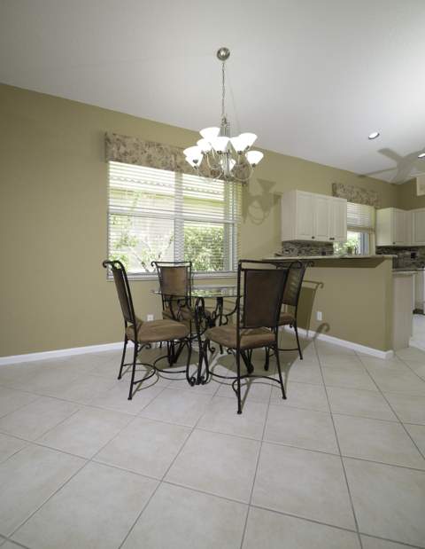 10052 Diamond Lake Drive, Boynton Beach FL - photo 7 of 32