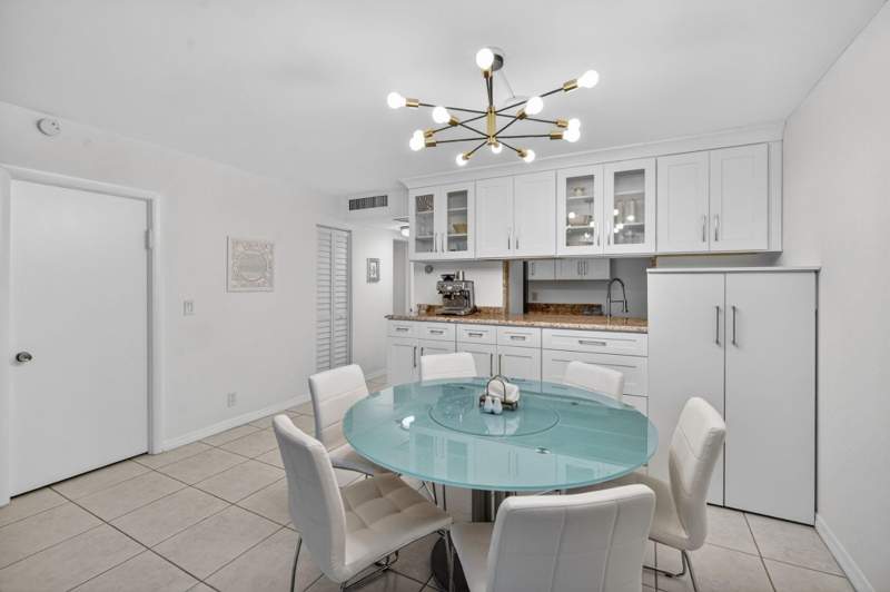 1 bedroom Condominium at 3900 N Hills Drive #306, Emerald Hills C C Apts Condo, Hollywood — photo 5