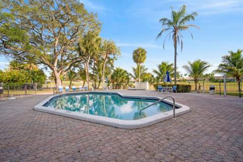 3900 N Hills Drive #306, Hollywood FL - photo 16 of 18