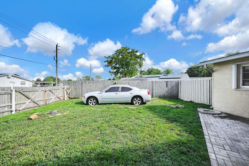 3 bedroom Single Family Residence at 2171 SW 36th Terrace, Fairfax Brolliar Add Sec 3, Fort Lauderdale — photo 3