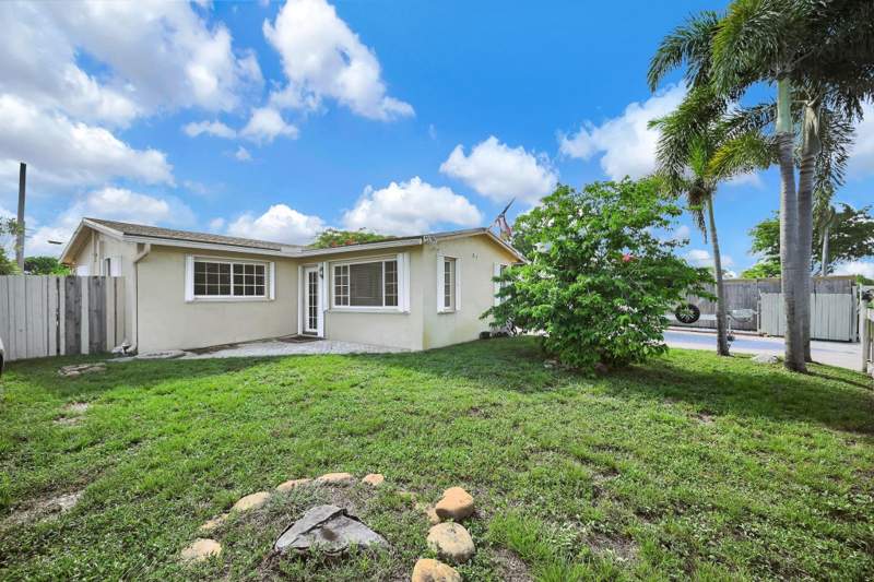 3 bedroom Single Family Residence at 2171 SW 36th Terrace, Fairfax Brolliar Add Sec 3, Fort Lauderdale — photo 4