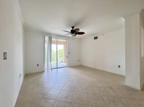 6450 Emerald Dunes Drive #301, West Palm Beach FL - photo 8 of 24