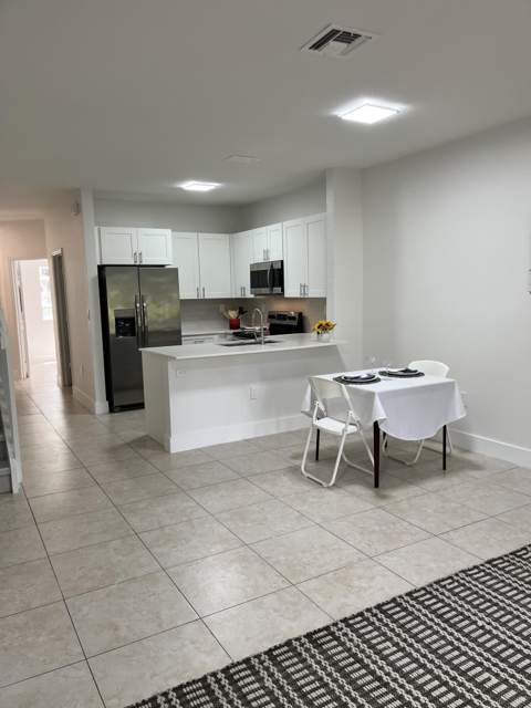 4414 Woodland Circle, Tamarac FL - photo 11 of 31