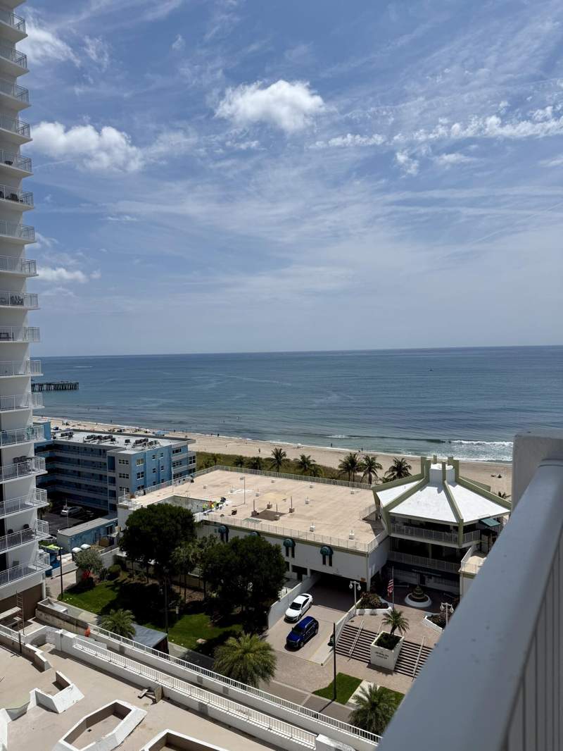 1 bedroom Condominium at 111 Briny Avenue #1405, Pompano Beach Club South, Pompano Beach — photo 2