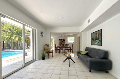 1532 NE 27th Drive, Wilton Manors FL - photo 22 of 36