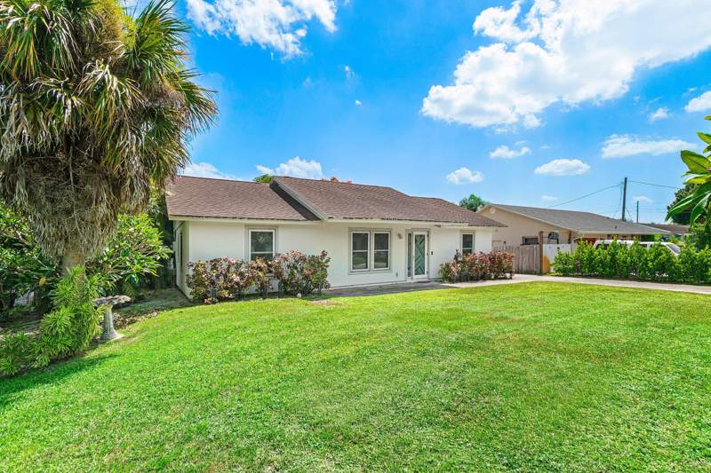 3 bedroom Single Family Residence at 7442 Canal Drive, Palm Beach Farms Co 3, Lake Worth — photo 4
