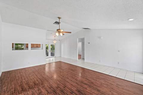 7442 Canal Drive, Lake Worth FL - photo 8 of 32