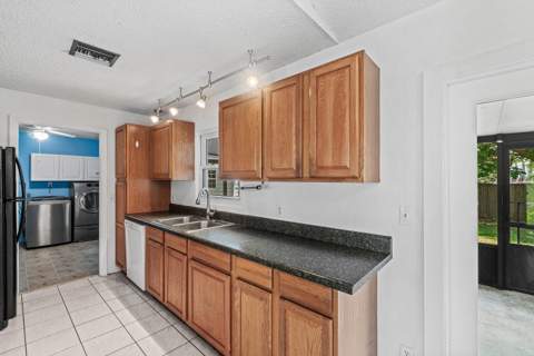 7442 Canal Drive, Lake Worth FL - photo 11 of 32