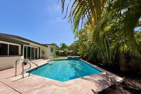 1532 NE 27th Drive, Wilton Manors FL - photo 8 of 36