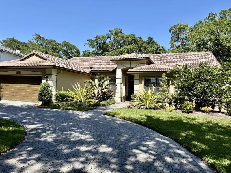 4 bedroom Single Family Residence at 4175 Augusta Avenue, Embassy Lakes Phase II, Cooper City — photo 2