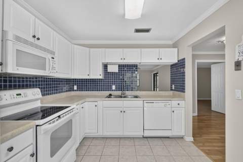 184 Mastic Tree Court, Royal Palm Beach FL - photo 13 of 42