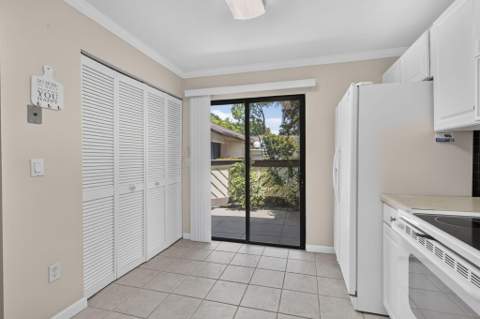 184 Mastic Tree Court, Royal Palm Beach FL - photo 14 of 42