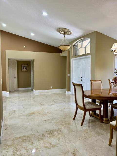 4175 Augusta Avenue, Cooper City FL - photo 7 of 36