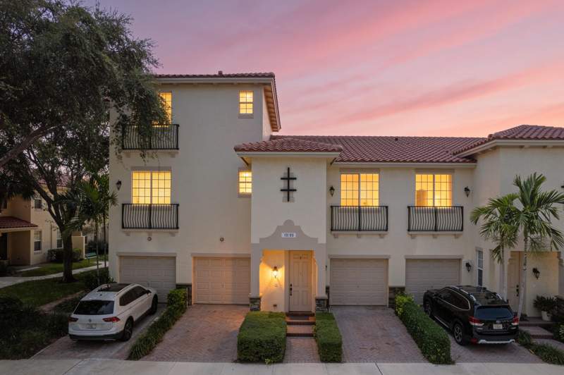 3 bedroom Townhouse at 1020 E Longport Circle #6B, Village At Swinton Square Condo, Delray Beach — photo 2