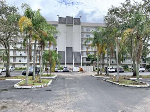 3100 W Rolling Hills Circle #309, home for sale in Davie 33328