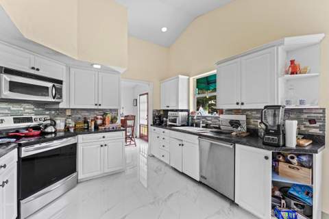 2350 NW 5th Avenue, Boca Raton FL - photo 12 of 34