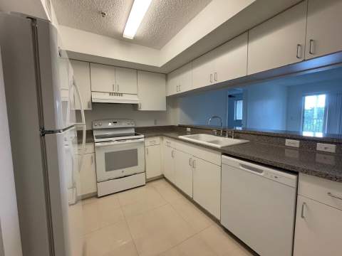 470 S Park Road #302, Hollywood FL - photo 9 of 32