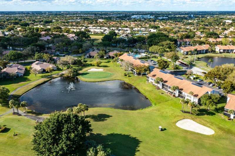 2 bedroom Condominium at 5152 Golfview Court, Boca Delray I-Iii Condo S Filed In Or3857P483,4, Delray Beach — photo 1