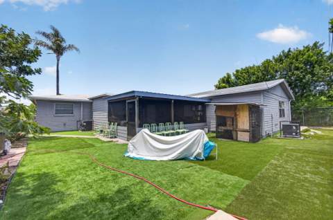 3408 E Avenue H, Riviera Beach FL - photo 14 of 26