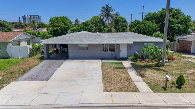5 bedroom Single Family Residence at 3408 E Avenue H, Park Manor 2, Riviera Beach — photo 2