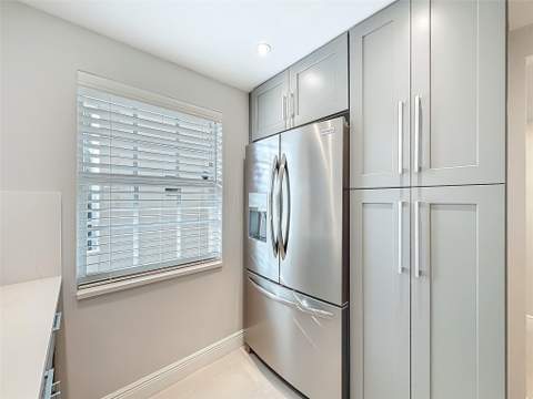545 Oaks Lane #410, Pompano Beach FL - photo 11 of 86