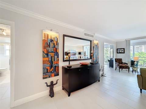 545 Oaks Lane #410, Pompano Beach FL - photo 24 of 86