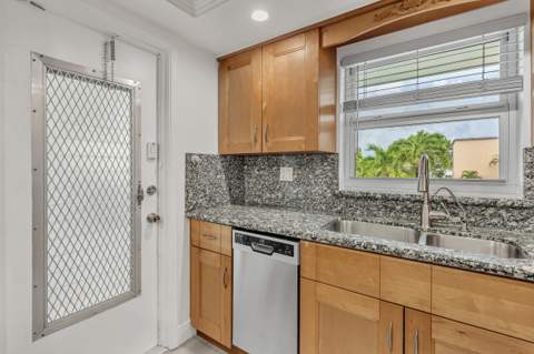 651 Pine Drive #204, Pompano Beach FL - photo 14 of 39