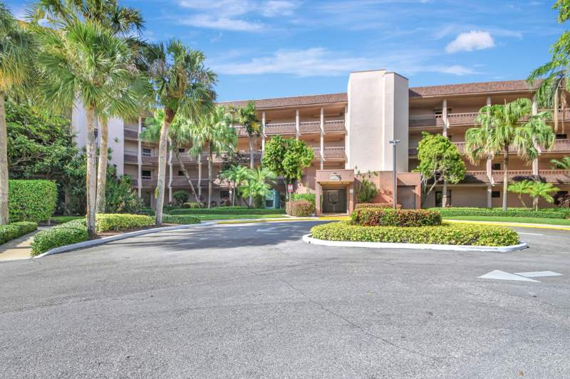 2 bedroom Condominium at 4702 Fountains Drive #105, Fountains Of Palm Beach Condo 8, Lake Worth — photo 2