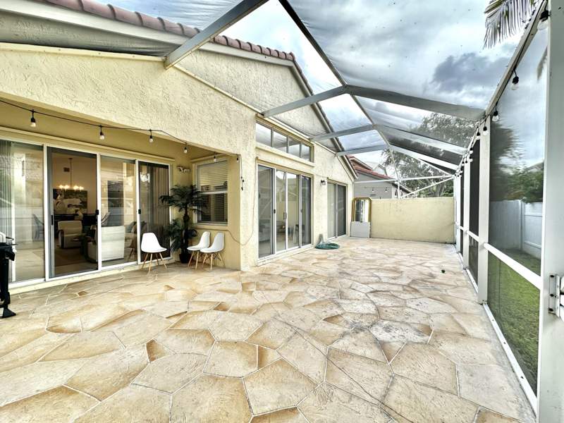 3 bedroom Single Family Residence at 15850 NW 11th Street, Towngate, Pembroke Pines — photo 4