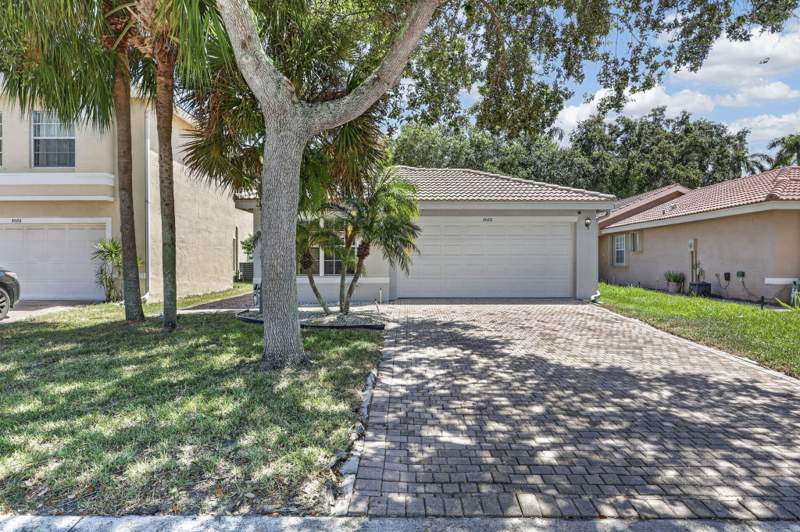3 bedroom Single Family Residence at 5088 Northern Lights Drive, Nautica Isles 3, Greenacres — photo 2