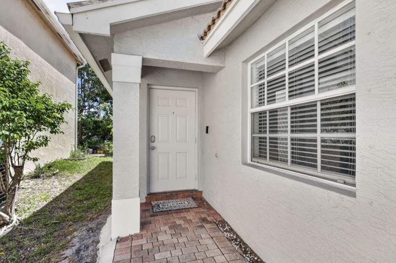3 bedroom Single Family Residence at 5088 Northern Lights Drive, Nautica Isles 3, Greenacres — photo 3