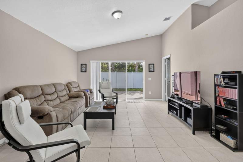 3 bedroom Single Family Residence at 5088 Northern Lights Drive, Nautica Isles 3, Greenacres — photo 5