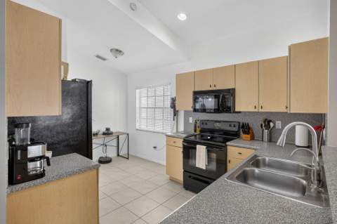 5088 Northern Lights Drive, Greenacres FL - photo 10 of 50