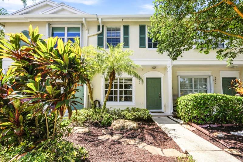 3 bedroom Townhouse at 9872 NW 56th Place, Westview Village Addition, Coral Springs — photo 2