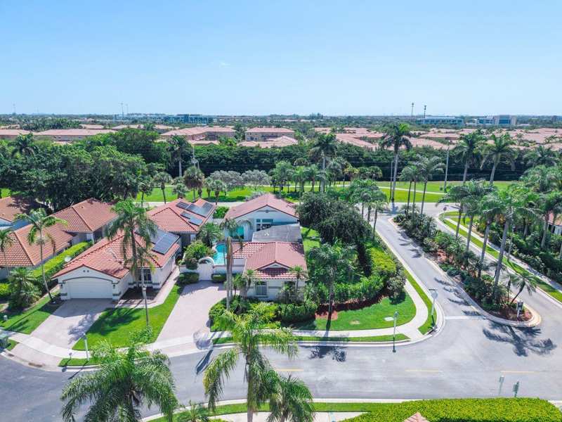 3 bedroom Single Family Residence at 1081 Bel Aire Drive, Grand Palms/Hollywood Lakes Country Club, Pembroke Pines — photo 1