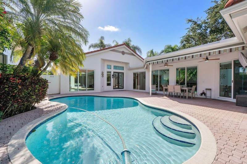3 bedroom Single Family Residence at 1081 Bel Aire Drive, Grand Palms/Hollywood Lakes Country Club, Pembroke Pines — photo 2