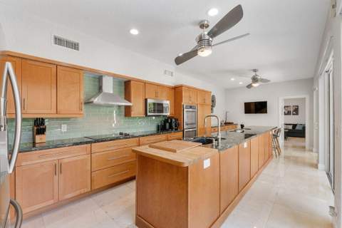 1081 Bel Aire Drive, Pembroke Pines FL - photo 8 of 29