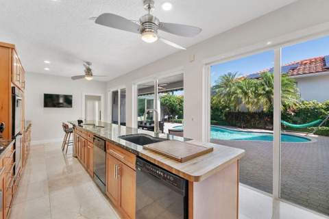 1081 Bel Aire Drive, Pembroke Pines FL - photo 9 of 29
