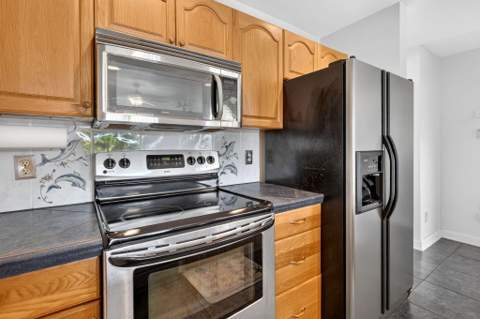 651 Hernando Street, Fort Pierce FL - photo 16 of 52