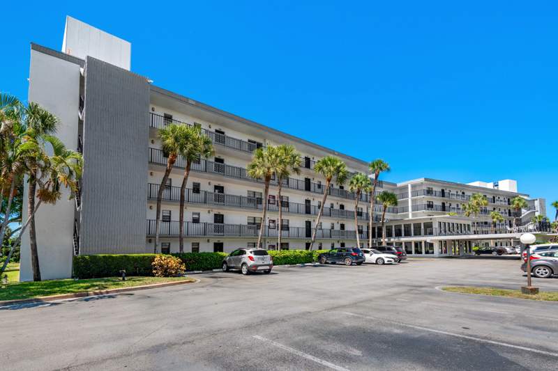 2 bedroom Condominium at 9235 SW 8th Street #502, Isle Of Sandalfoot Condo, Boca Raton — photo 4
