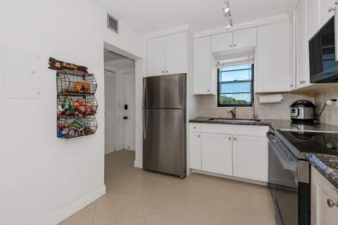 9235 SW 8th Street #502, Boca Raton FL - photo 14 of 29