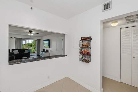 9235 SW 8th Street #502, Boca Raton FL - photo 16 of 29