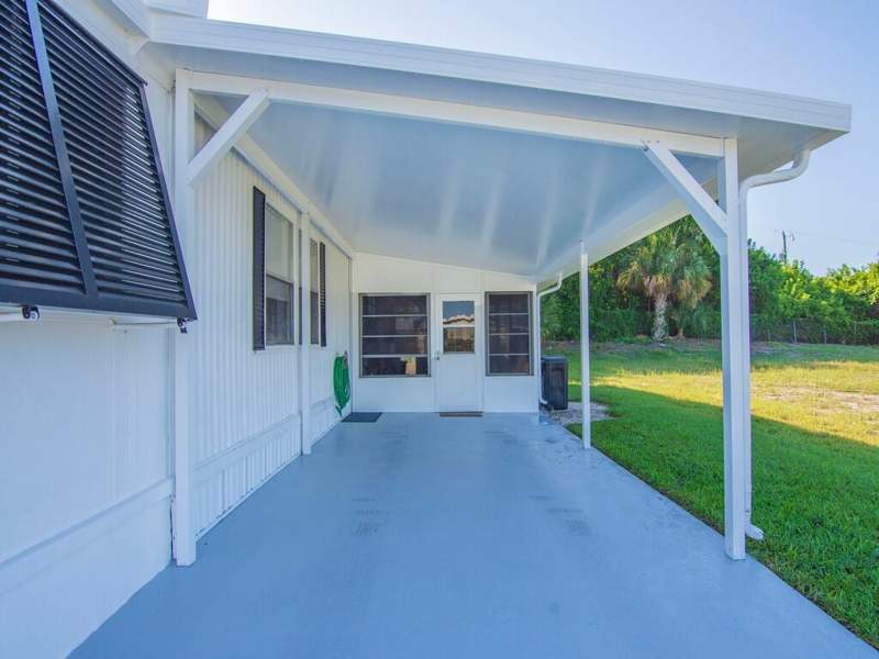 2 bedroom Manufactured Home at 385 NE Jade Circle, Pinelake Village, Jensen Beach — photo 3