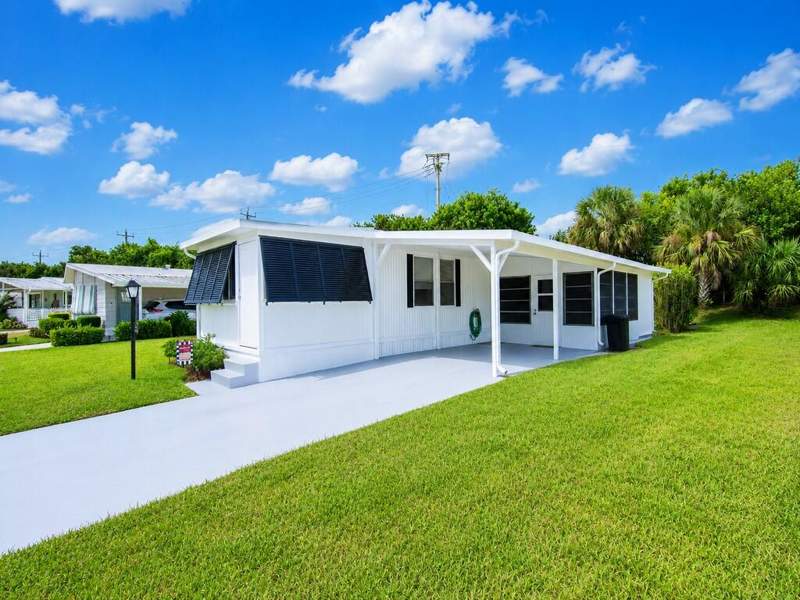 2 bedroom Manufactured Home at 385 NE Jade Circle, Pinelake Village, Jensen Beach — photo 5