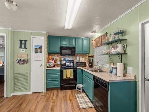 385 NE Jade Circle, Jensen Beach FL - photo 21 of 46