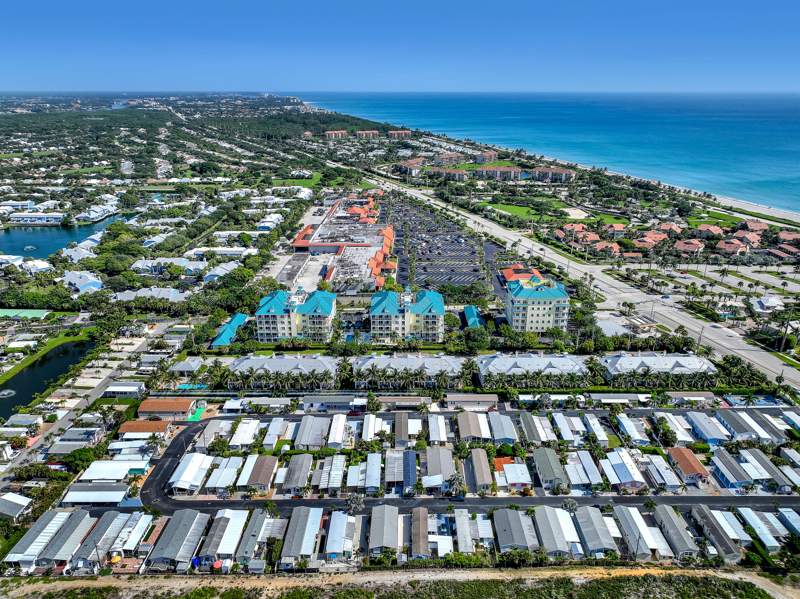 2 bedroom Mobile Home at 14661 US Highway 1 #26, Juno Beach Condo, Juno Beach — photo 2