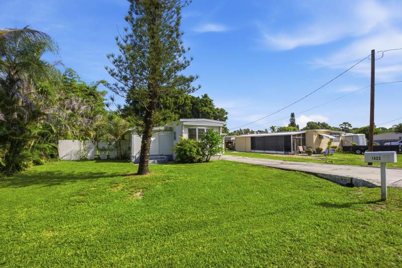 3 bedroom Manufactured Home at 1823 SW College Street, QUEENS PARK, Stuart — photo 3