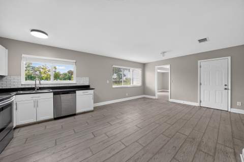 230 SW Cherryhill Road, Port St. Lucie FL - photo 10 of 35