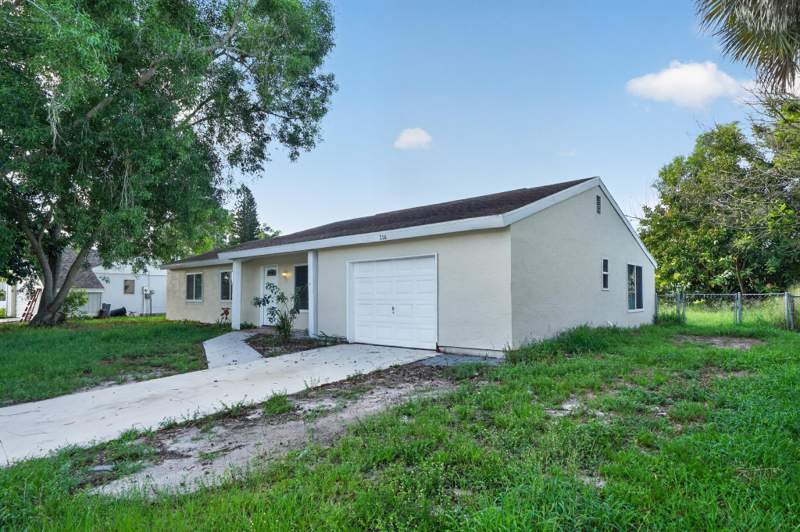 3 bedroom Single Family Residence at 230 SW Cherryhill Road, Port St Lucie Section 41, Port St. Lucie — photo 3